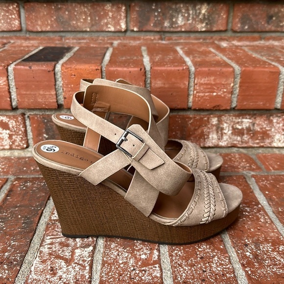 Indigo Shoes - Indigo Rd. Irkash Platform Wedge Sandal Size 9.5